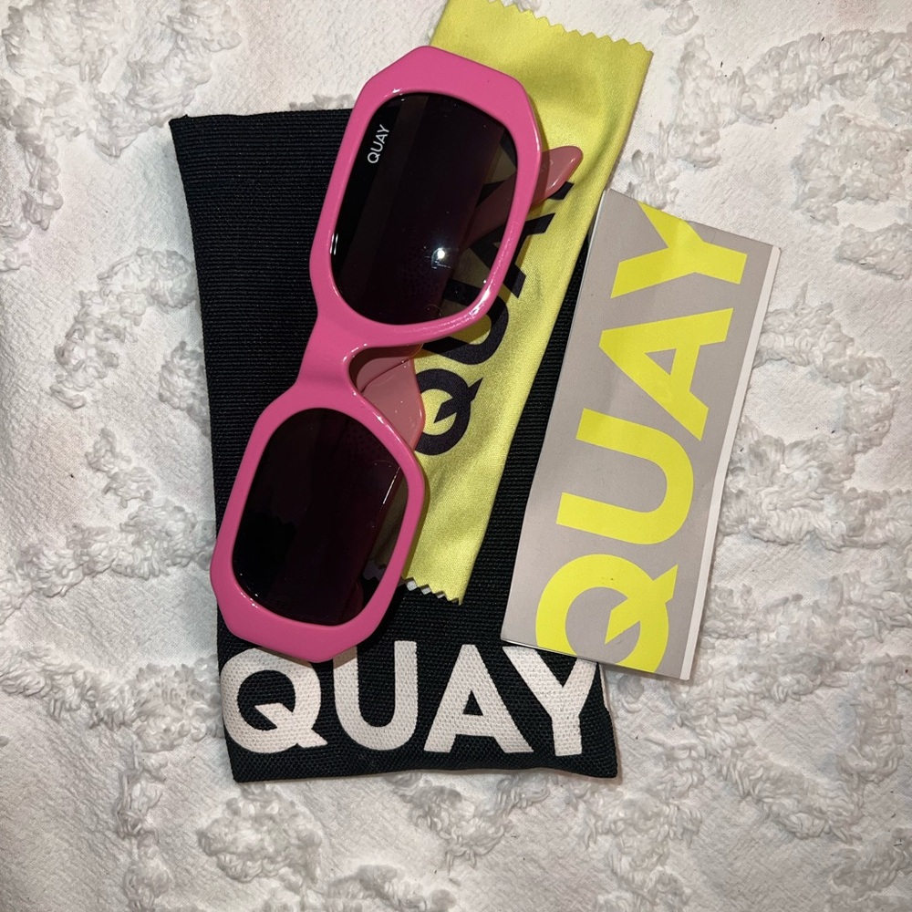 Quay shades